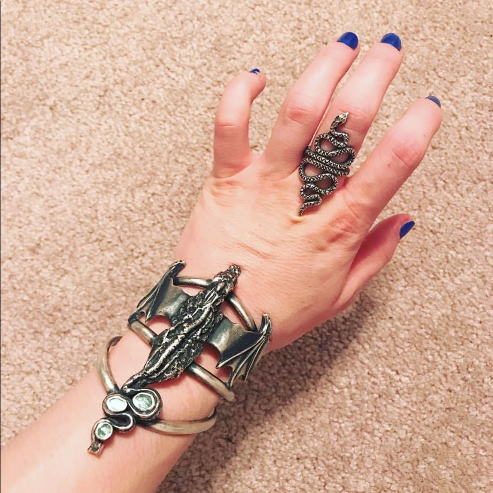 ❌SOLD❌BearingThorns Khaleesi Cuff